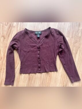 90s Ribbed Button-Front Cropped Long Sleeve Top